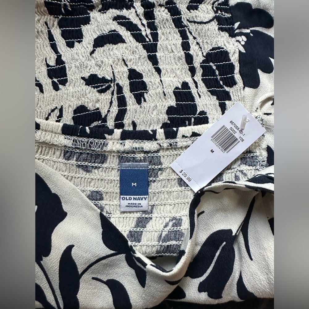 Old Navy white/navy floral tank top, NWT - Picture 3 of 4